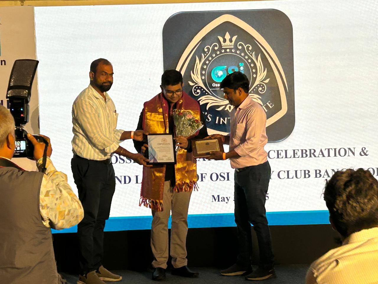 Dr. Vipin Mahurkar was invited as the Chief Guest for the celebration of Osseoin